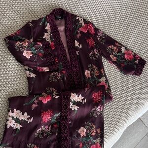 Jonny was - burgundy Floral Women's Kimono Robe
